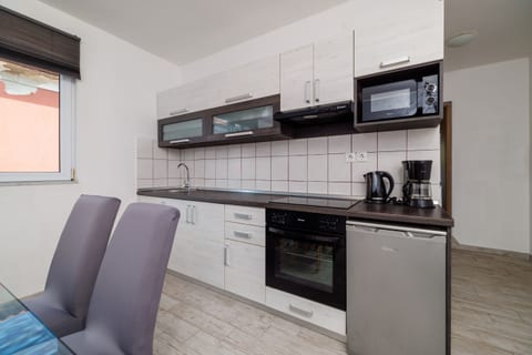 Apartments Toni - Unit 47315-61