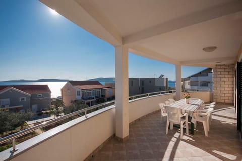Apartments Frane - Unit 47367-61