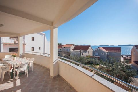 Apartments Frane - Unit 47367-61
