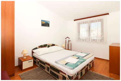 Apartment Zdravko - Unit 47407-61