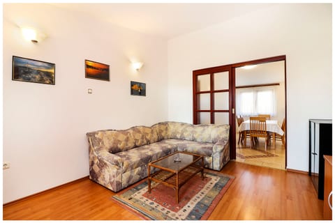 Apartment Zdravko - Unit 47407-61