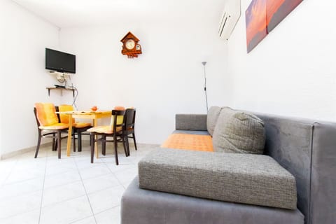 Apartments Kata - Unit 47445-61