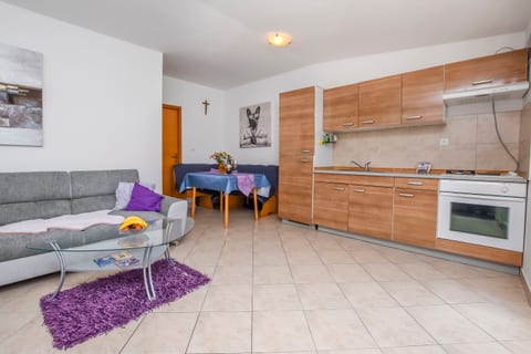 Apartments Kata - Unit 47447-61