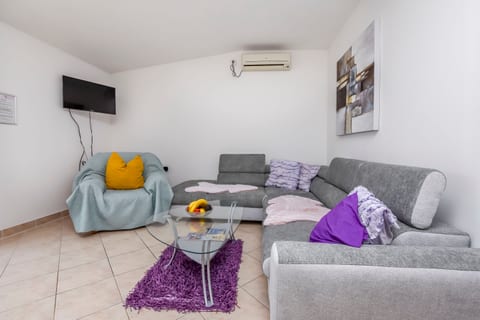 Apartments Kata - Unit 47447-61