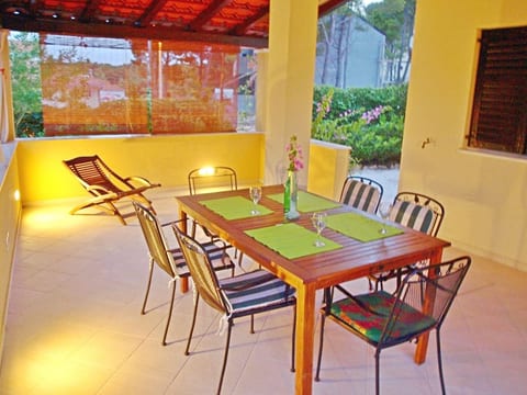 Apartment Deni - Unit 47506-61
