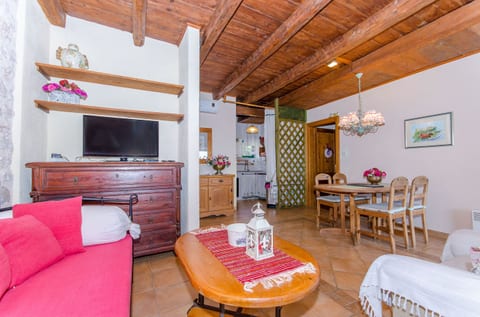 Apartments Peric - Unit 47641-61