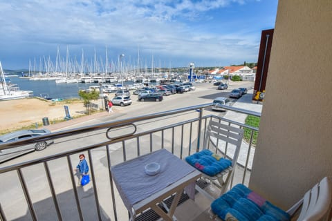 Apartment Desa - Unit 47744-61