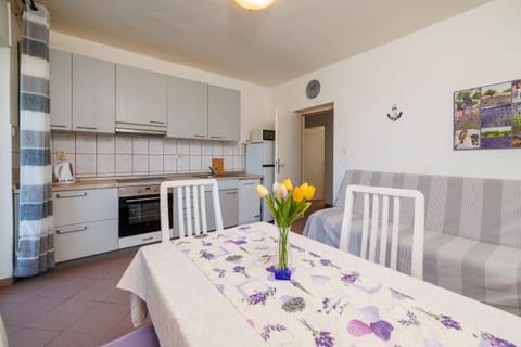 Apartments Anica - Unit 47825-61
