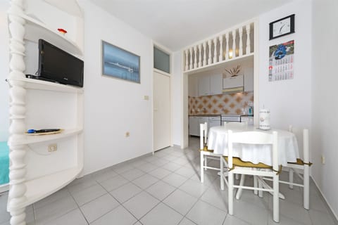 Apartments Danica - Unit 47979-61