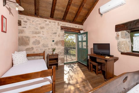 House Pojata - Unit 47999-61