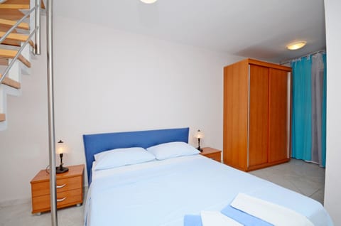 Apartments Hrgovic - Unit 48011-61