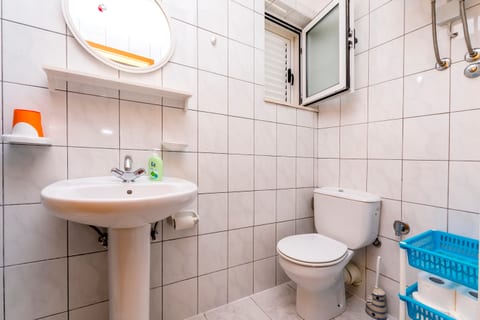 Apartments Berislav - Unit 48025-61
