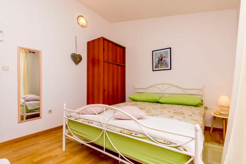 Apartments Berislav - Unit 48025-61