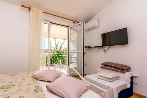 Apartments Berislav - Unit 48025-61