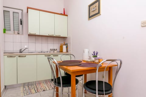 Apartments Berislav - Unit 48025-61