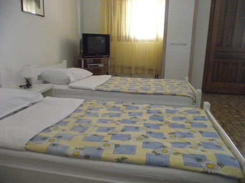 Apartments Milo - Unit 48068-61