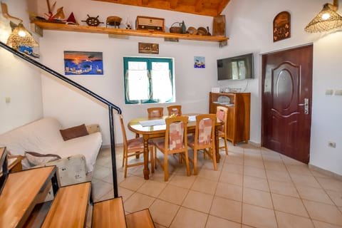 House Kastel - Unit 48099-61