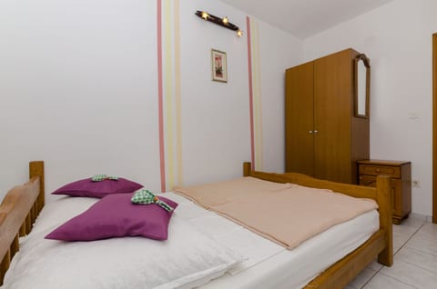Apartments Ljubica - Unit 48126-61