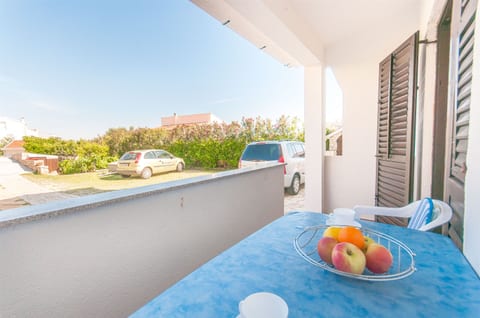 Apartments Mate - Unit 48128-61