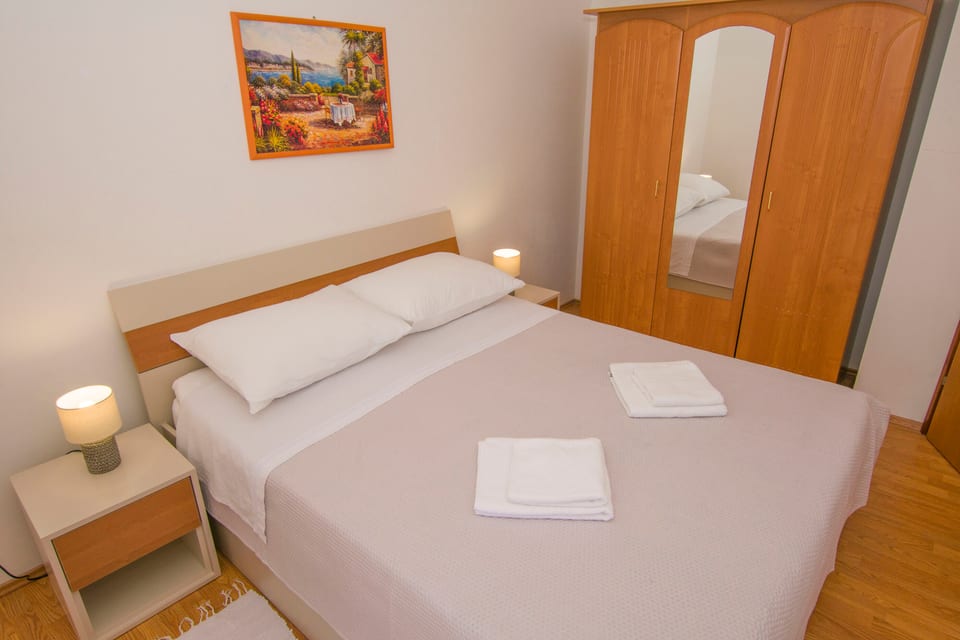 Apartments Verica - Unit 48279-61 - Croatia