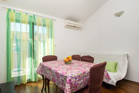 Apartments Ivan - Unit 48458-61