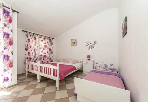 Apartments and Rooms Dragica - Unit 48559-61