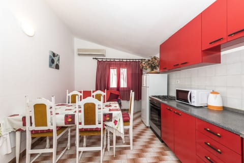 Apartments and Rooms Dragica - Unit 48559-61