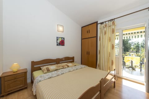 Apartments and Rooms Dragica - Unit 48561-61