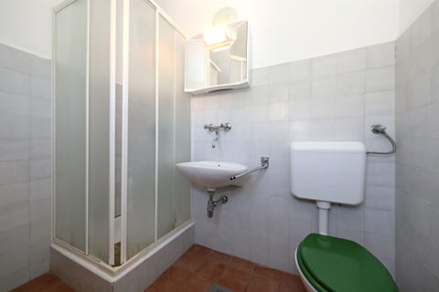 Apartments and Rooms Dragica - Unit 48562-61