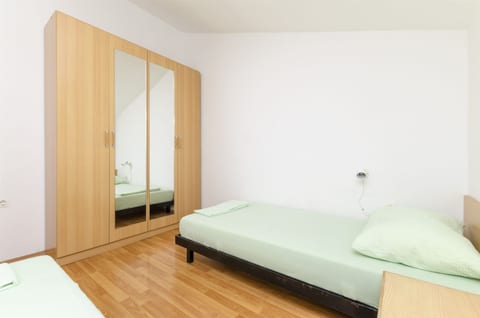 Apartments Vinko - Unit 48582-61