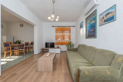 House Zdenka - Unit 48607-61