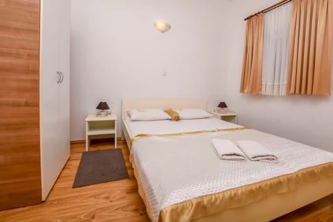 Apartments Periša - Unit 48626-61