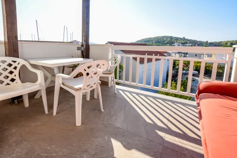 Apartments Periša - Unit 48627-61
