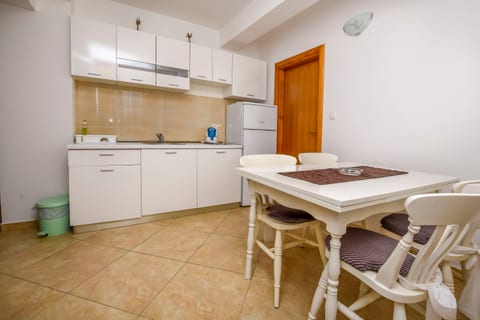 Apartments Periša - Unit 48631-61