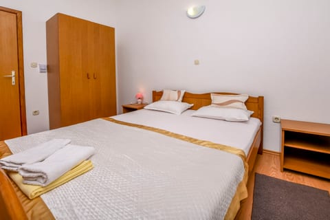 Apartments Periša - Unit 211846-16