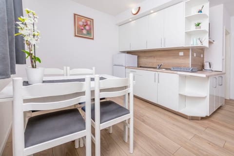 Apartments Periša - Unit 211850-16