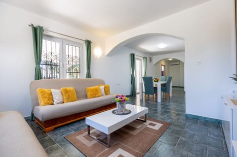 Apartments Maja - Unit 48740-61