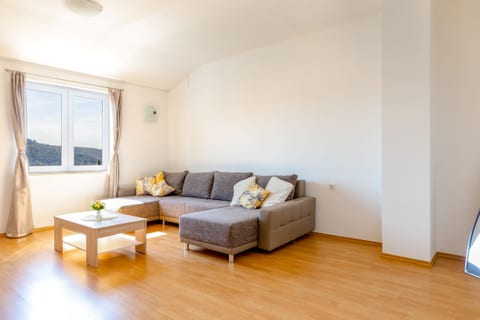 Apartments Maja - Unit 48741-61