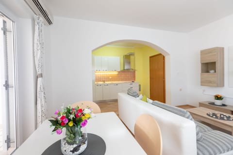 Apartments Maja - Unit 48742-61