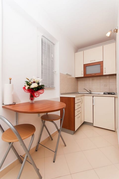 Apartments Ena - Unit 48748-61