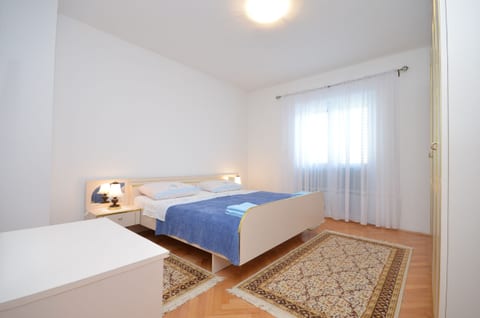 Apartment Ana - Unit 48760-61