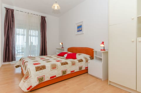 Apartments Bee Maja - Unit 48889-61