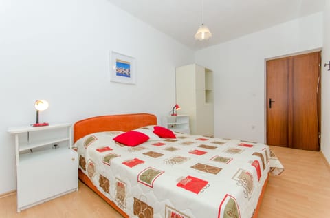 Apartments Bee Maja - Unit 48889-61