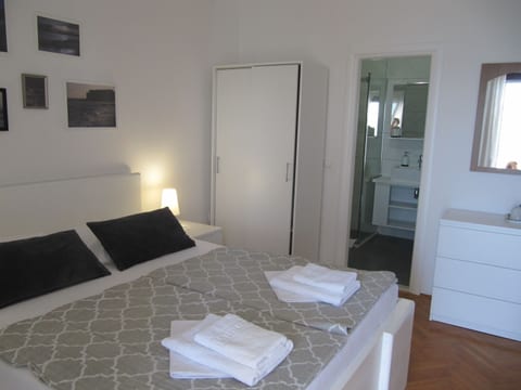 Rooms Falcon - Unit 48949-61