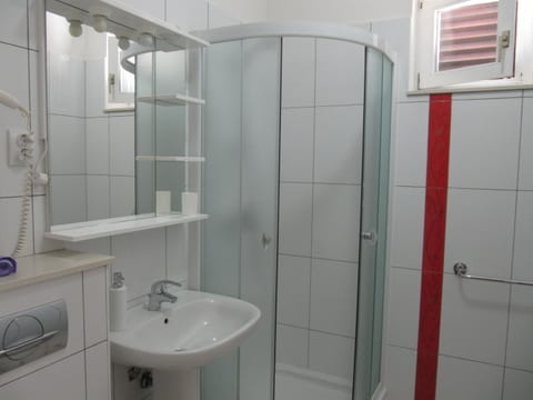 Rooms Falcon - Unit 48952-61