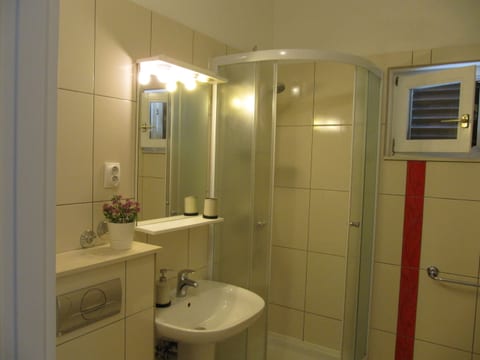 Rooms Falcon - Unit 48953-61