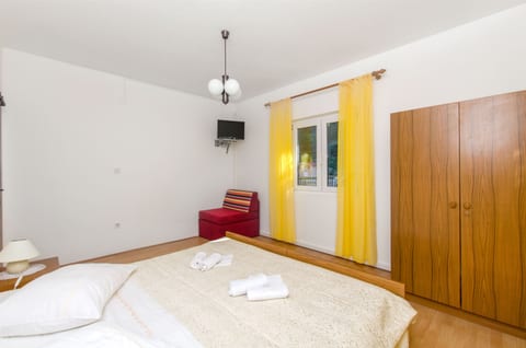 Apartments and Rooms Stjepan - Unit 48975-61