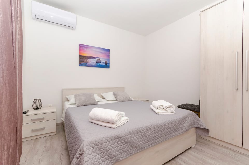 Apartments Silvana - Unit 49016-61 - Croatia