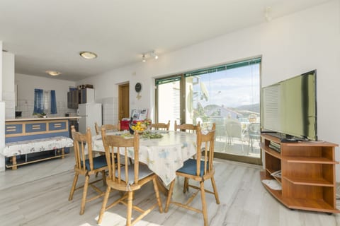 Apartments Bilo - Unit 49032-61