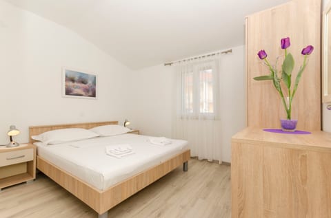 Apartments Klisović - Unit 49082-61
